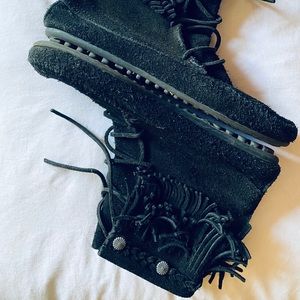 Minnetonka Moccasins Black Boot